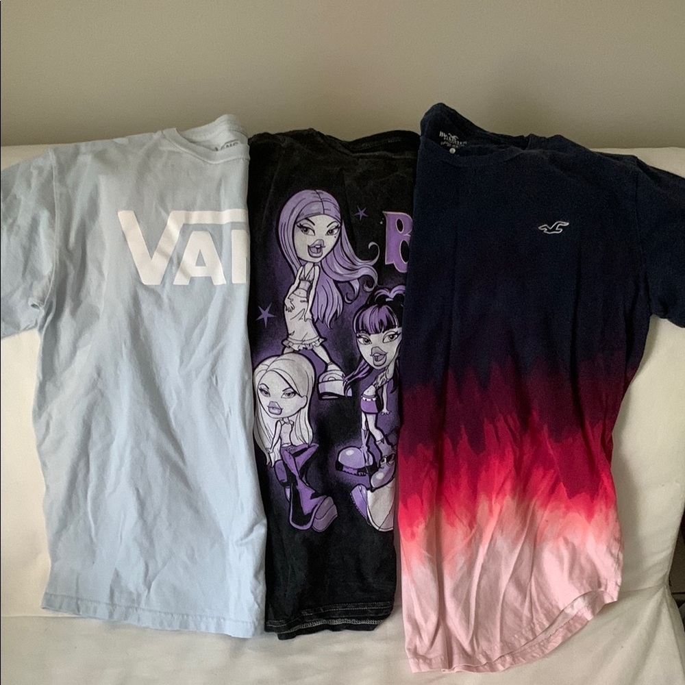 Teen girl lot of T-shirts Bratz Vans Hollister size S
